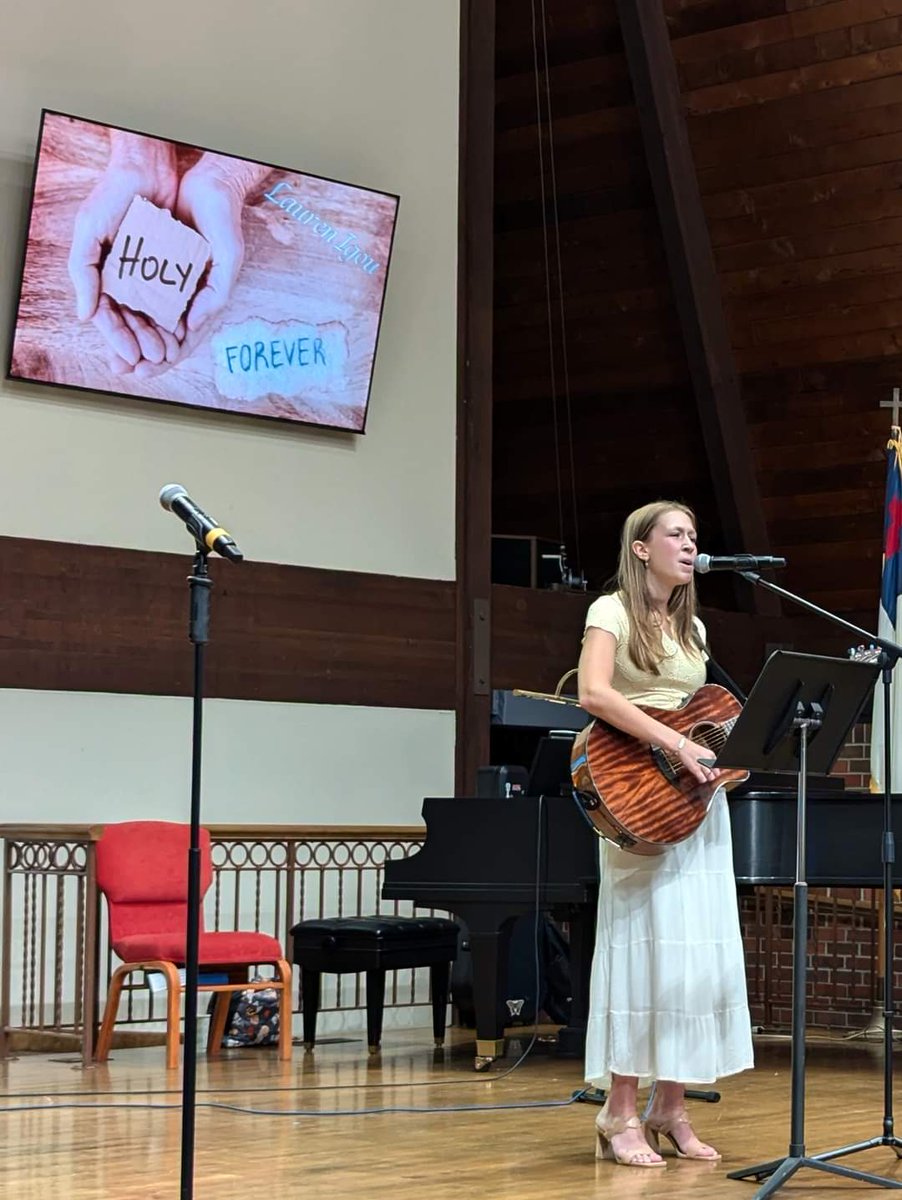 pcusabingewatch's tweet photo. St. Paul Presbyterian #Johnston #Iowa Aug. 18, 2024 post: 
Goodness and Mercy were in abundant supply in worship yesterday.  Special thanks to Laura Igou for providing special music for us!
#musicMonday 
#Presbyterian #pcusa #music @EdwardWegele https://t.co/rmPvjFcrVW