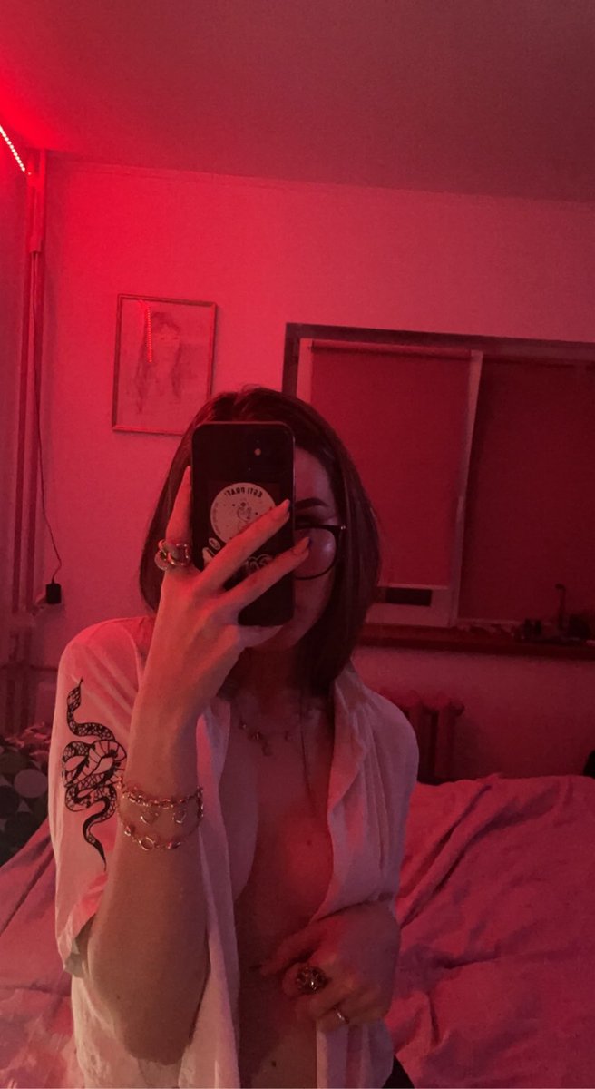 Myralove1237's tweet photo. todays offer add me $20 for unlimited snapping show💥💋 everything till cum and $30 for drop box 500 pics and 80 videos add me Snapchat:- https://t.co/IVGsbtfhjN https://t.co/2Y7drmm8lp