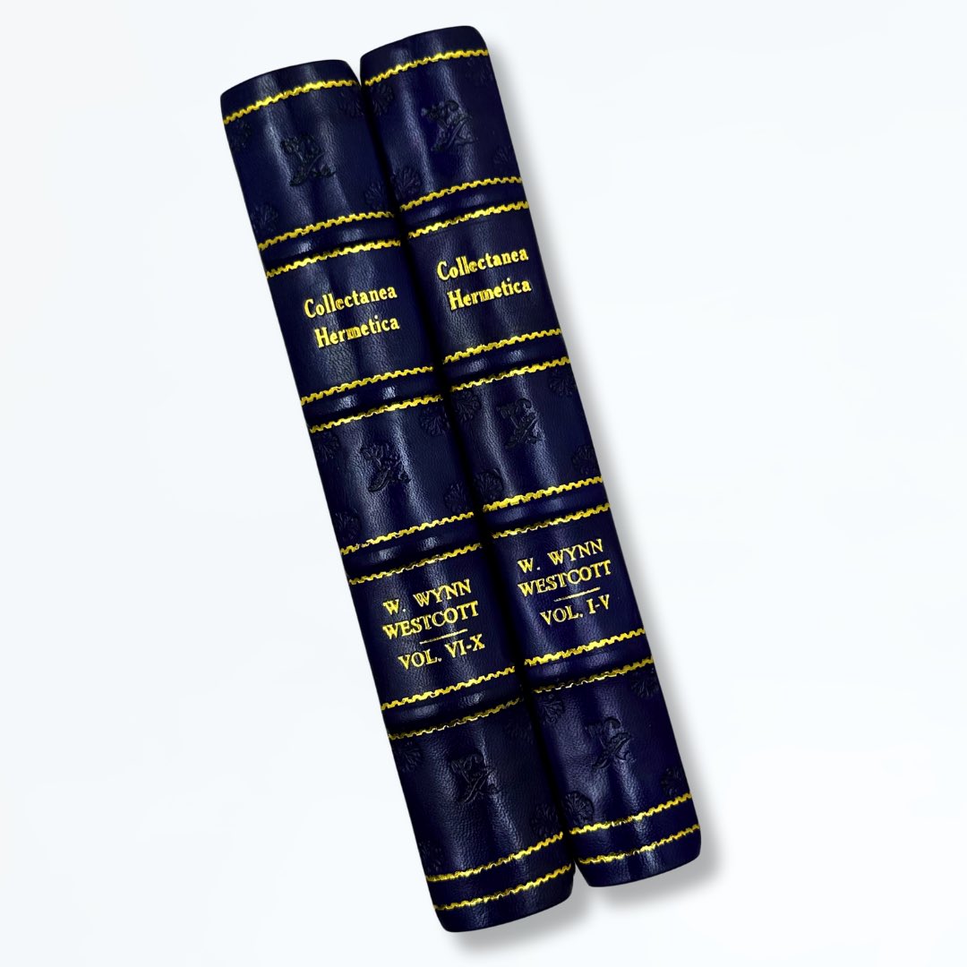 RareBiblio's tweet image. The special #logo #embossed on the front adds a #unique touch, making this a must-have for any  #collector. 📘
DM for order or visit rarebiblio.com 🛍️🛒