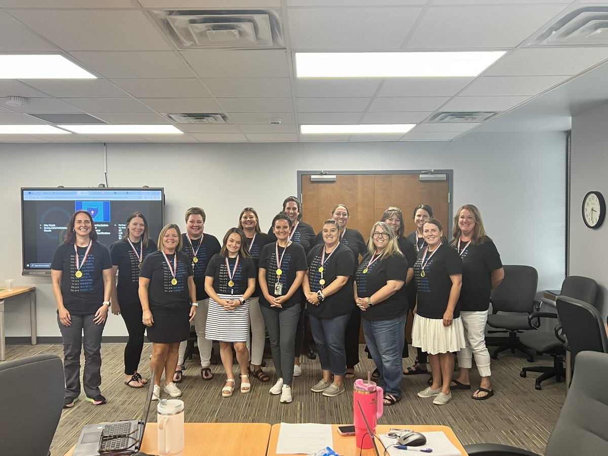 Julie Arnold tweet media