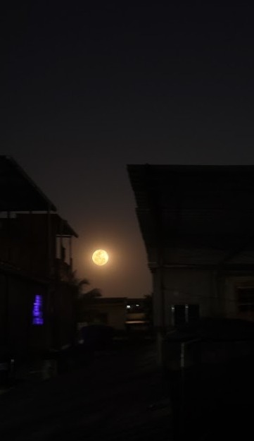 ifmaker's tweet photo. Superlua
#olhemalua https://t.co/OCE1PgD3vM