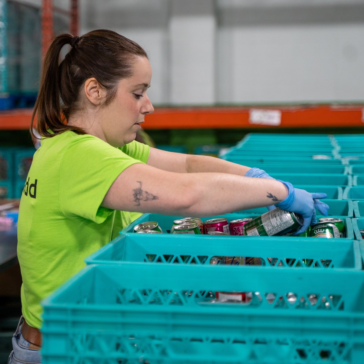 yegfoodbank's tweet photo. Our @lloydsadd friends put in some volunteer hours sorting through donations from our industry partners and from YOU!
This food will be packed into hampers and delivered to over 80 food depot locations around the city. Thank YOU! #yeg #edmonton #DaysOfGiving #LloydSaddCares https://t.co/E7roVJrfpy