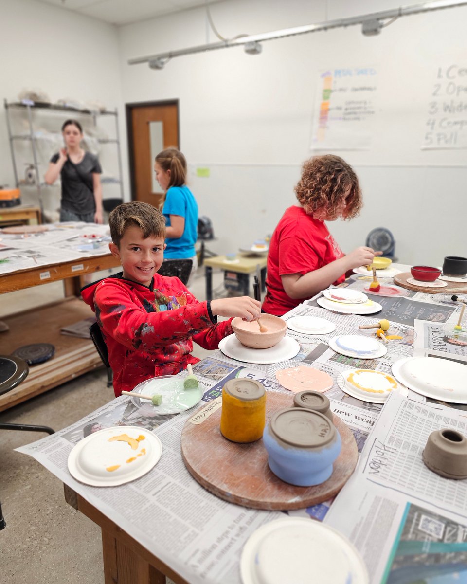 TheCraftGuild's tweet photo. Our youthful artisans are having a blast at summer camp, painting their wheel-thrown masterpieces!😊🏺
#CraftGuildofDallas https://t.co/nX3EAubjVk