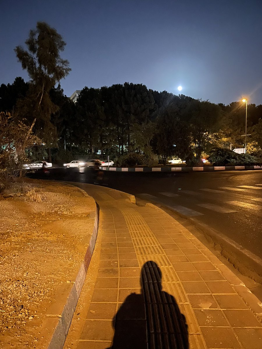 این ماهِ واقعاً زیبا …