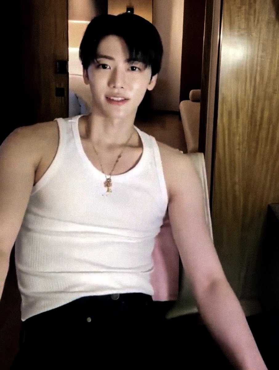 까우 lll tweet media