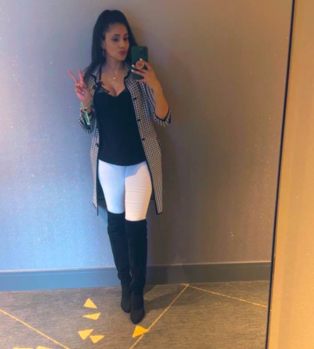 CryptoJee_'s tweet image. Go ahead, call my bluff. 🃏I’ve got the winning hand, what’s the ticker?