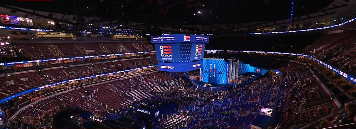 Wow!! What an embarrassing moment for the Democrats! Nobody showed up to the DNC convention! They're losing their minds rn!