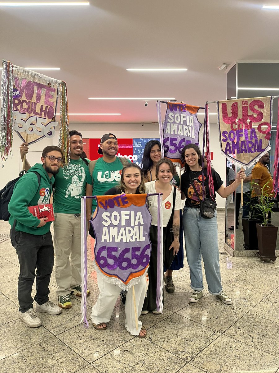 sofiaamarall's tweet image. Nosso bloco tá na rua! ✨✨✨

Amar e mudar BH com Sofia é compromisso da nossa juventude! 6️⃣5️⃣6️⃣5️⃣6️⃣