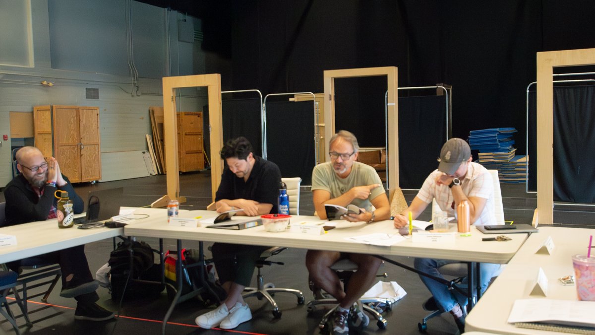 Delaware_REP's tweet image. Even just reading the script has us laughing!  We&apos;re absolutely going to get silly with THE COMPLETE WORKS OF WILLIAM SHAKESPEARE (abridged)(revised)(again).   
#WeAreTheREP #DelawareREP #ResidentEnsemblePlayers #theatre #rehearsal