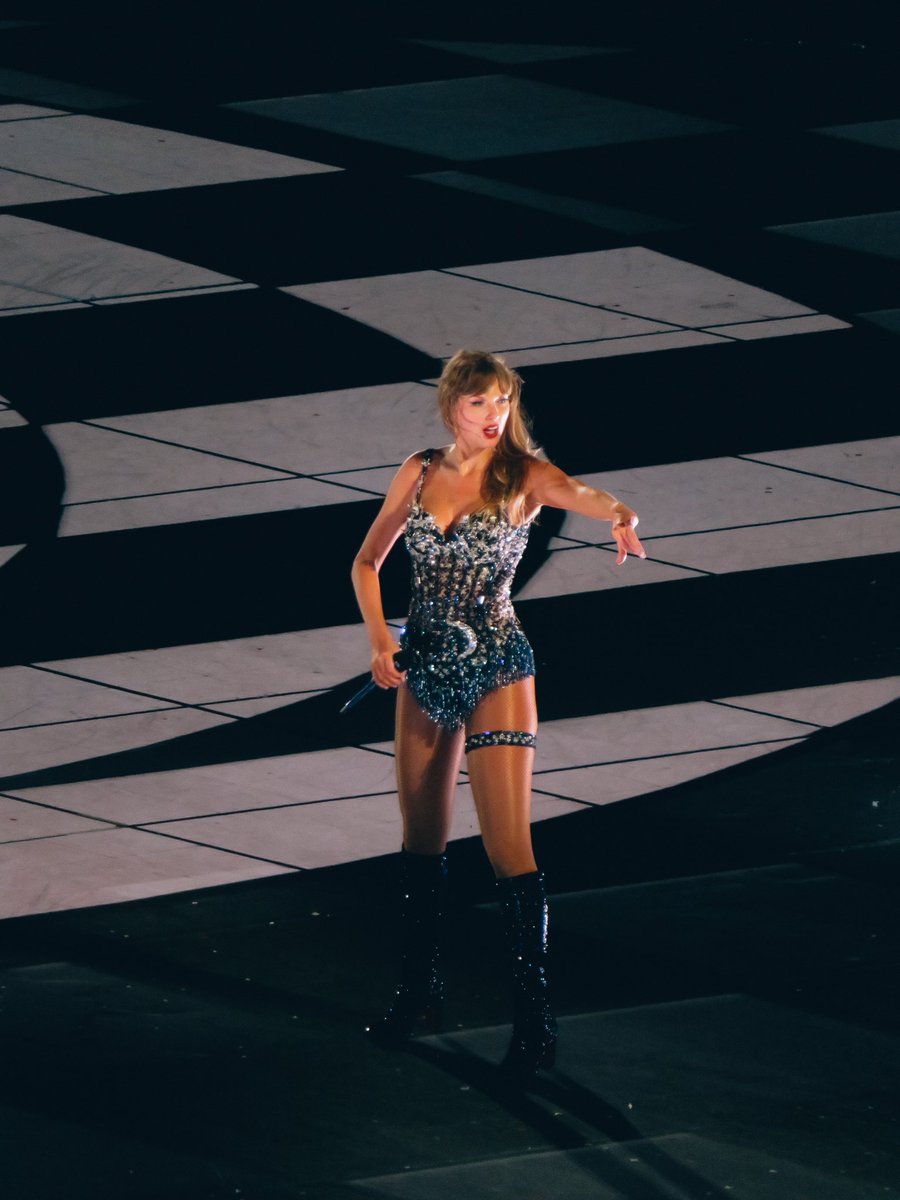 Laurel 🪩 tweet media