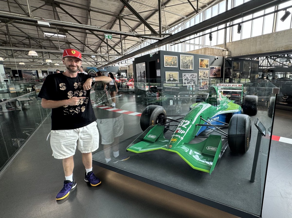 benwaterworth62's tweet photo. Travelled all the way to Germany to be up close and personal with everything Schumi related. An amazing experience and dream to be this close to so many iconic cars, trophies and other items. Basically Ben Makkah. Incredible 

#BU13 #KeepFightingMichael #Schumi #F1 https://t.co/rPRDUDZfWd