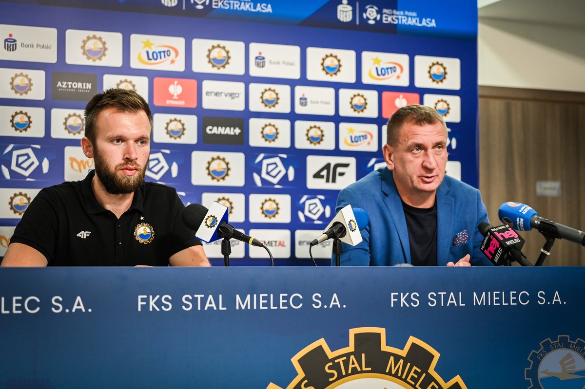 FksStalMielec's tweet photo. Przedstawiamy zapis konferencji prasowej po meczu z Piastem Gliwice.
📹👉https://t.co/6T7Sf0KUQG
#STMPIA https://t.co/XuOOKZhIjg