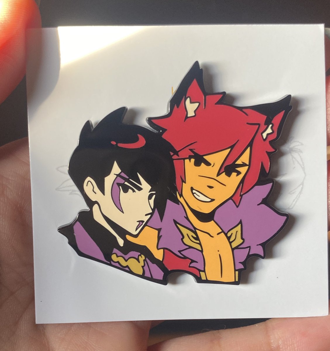My lil <a href="/SettPhelZine/">Perihelion: SettPhel Zine</a> pin arrived 
Que bonitoooooos 🥹🫶✨