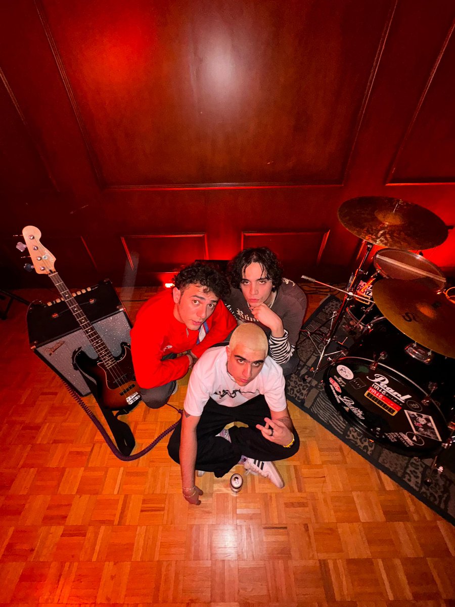 Los plebes ⚠️ 

Pre Save “Verano”

onerpm.link/555304413994

|||\\