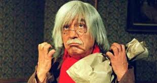 angrytwittok's tweet image. Chapatin con gonorrea, el profesor neurus de pasta base y la Olivia venida a menos pegaron aumentaso..... Si, con la tuya, toda con la tuya y vos, seguí pagando el bondi a 700 #Bruto