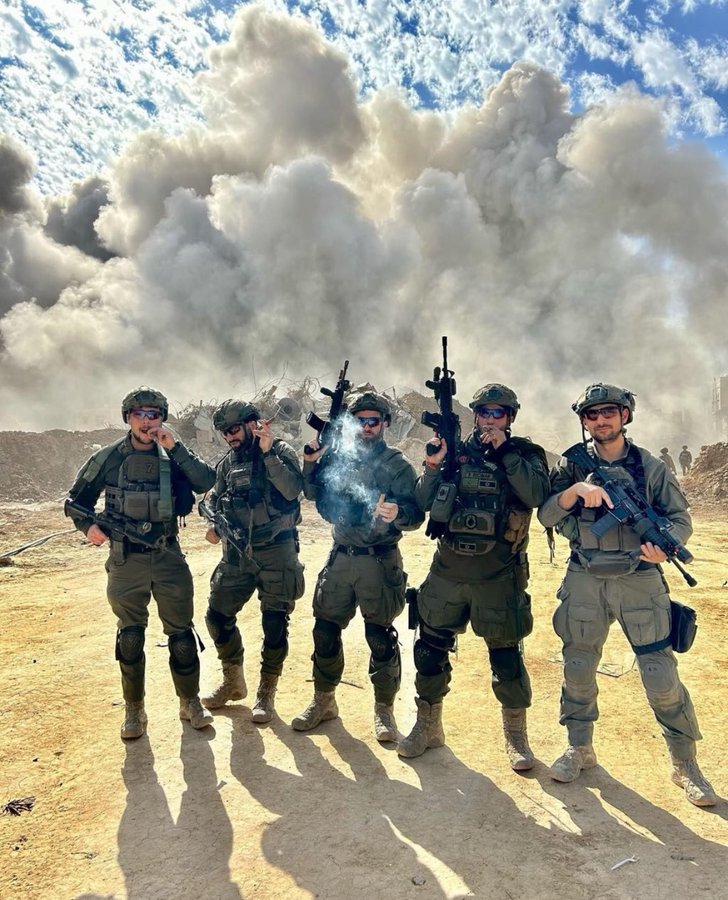 EliAfriatISR's tweet image. Good morning from the brave and heroic soldiers of the Israel Defense Forces! 🤍💙
What do you have to wish for the Israel Defense Forces today?🇮🇱👏