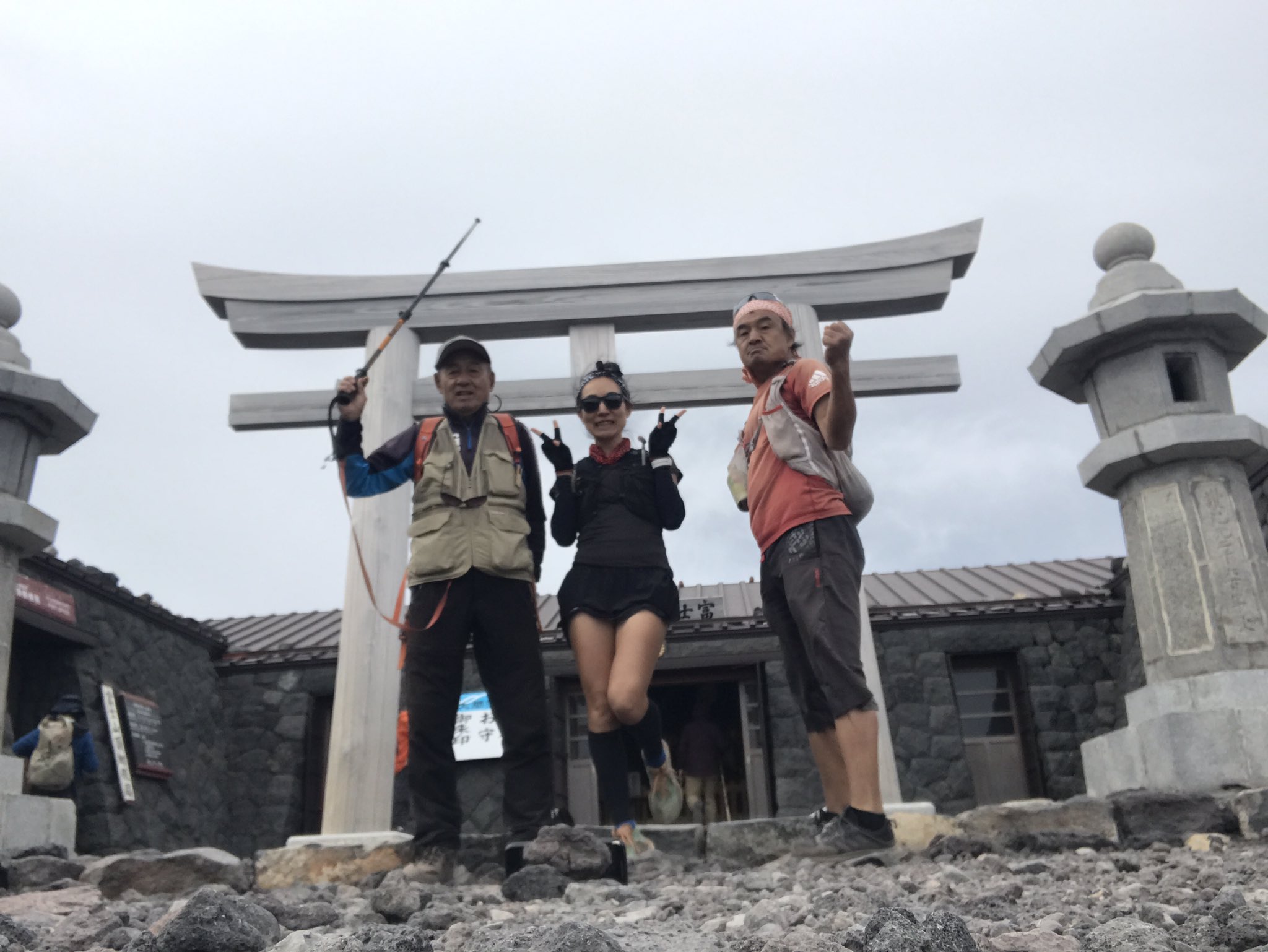 富士山　狩野守暉 狩野探幽 富士山図｜古美術・掛け軸の販売・買取・鑑定-松本松栄堂