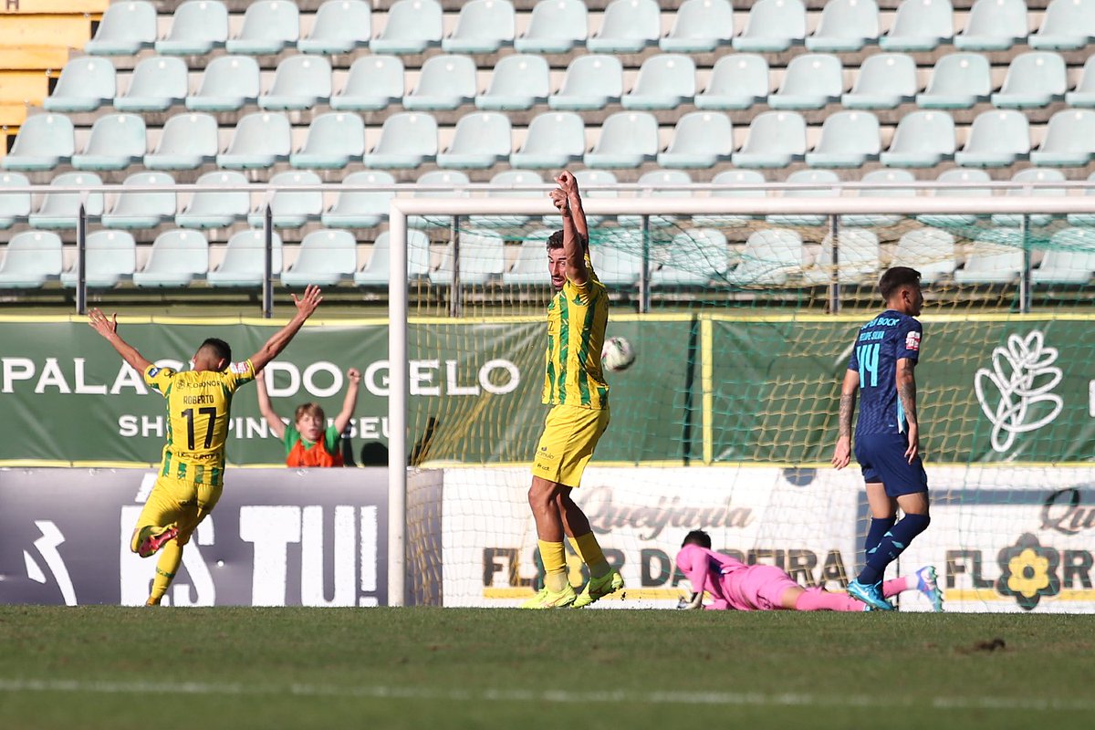 CDTondela1933's tweet photo. Ceitilllll 💣💥
#PeloTondela #CDTFCPB https://t.co/OmHonz4tZC