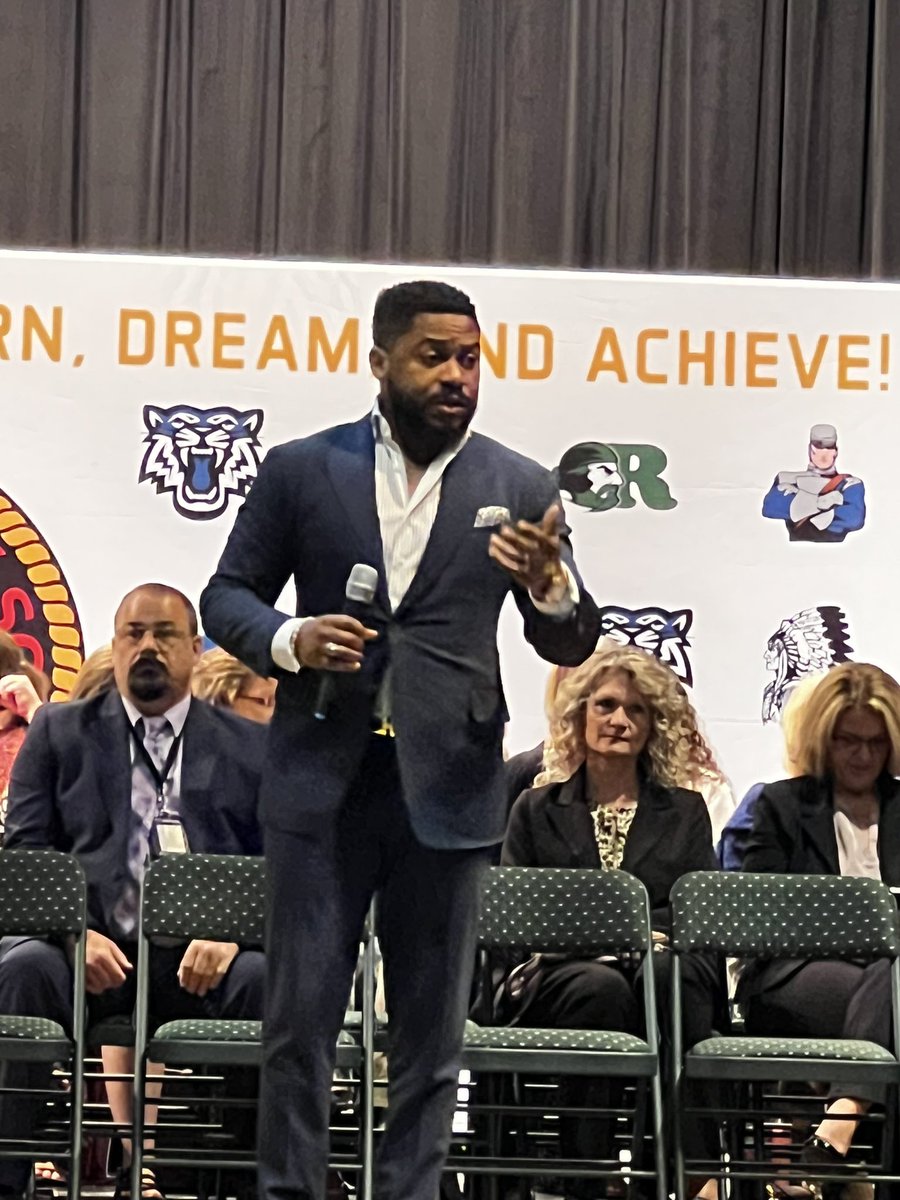 I Do Need Diamond Sunbursts and Marble Halls tweet media