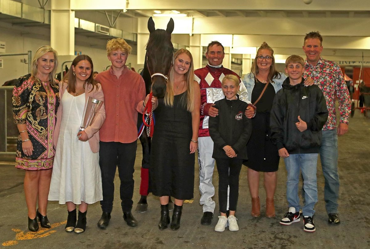 KentuckianaNZ's tweet photo. Our superstar🏆🐴KRUG aka Jack officially retired.
Starring at every level of the sport, KRUG will now attempt to reach greater heights at stud.
Horses as good as him don’t come along often -Group1 wins at 2yo, 3yo and Open Class!
Standing at Phoebe Standardbreds for $2,500 +GST. https://t.co/bZQ200xzP3