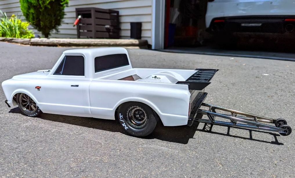 Traxxas's tweet photo. 🤍 Pearly White. 🤍 
It’s easy to drive the #DragSlash like a pro. 🏁
TSM allows for fastest possible straight line acceleration with incredible stability. 🚦

https://t.co/ZW7pB0FJZc

[[Model # 94076-4]] #Traxxas
#FastestNameInRadioControl #RC
#TraxxasFanPhoto 📸: allthebooost https://t.co/lWnwESr7Bf