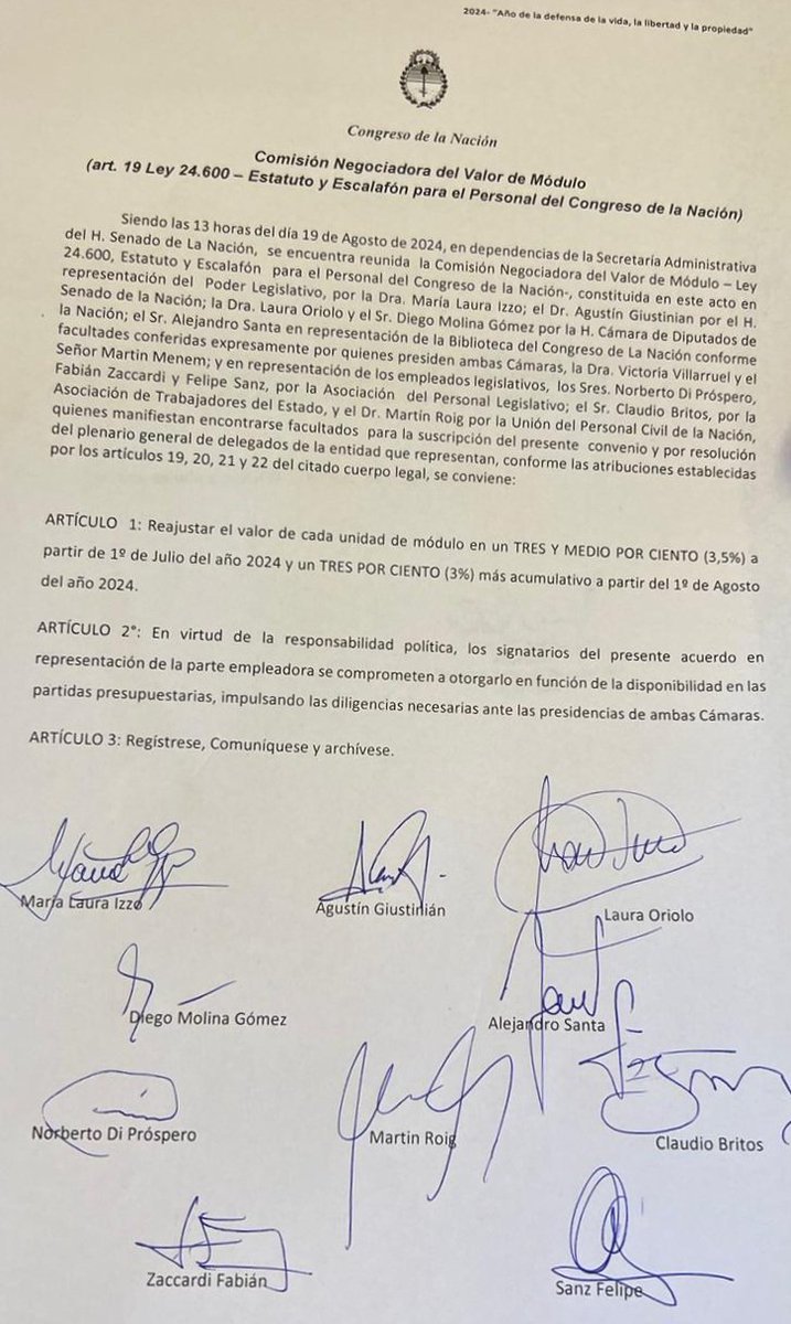 claudiosavoia's tweet photo. #NoAlAumentoDeSenadores Más de 7 millones de niños se van a dormir sin cenar y estos impresentables cobran 9 millones por hacer NADA https://t.co/2l5TrjyV84
