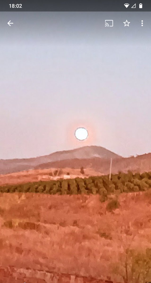 Boa noite 💤🌹 olha a lua 🌙