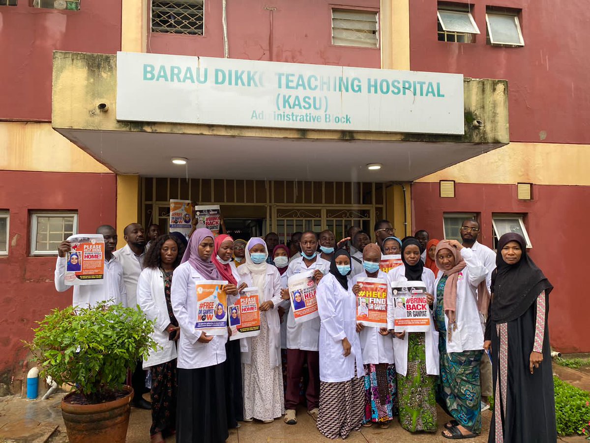 ARD_BDTH's tweet photo. Monday, 19th August 2024.

The ARD BDTH held her freedom walk round the hospital in solidarity, support and prayers for Dr Ganiyat Popoola.

We will continue to lend our voice until the needful is done, until Dr Ganiyat is out.

#FreeDrGaniyat
@nard_nigeria https://t.co/0XhS6fSSkS