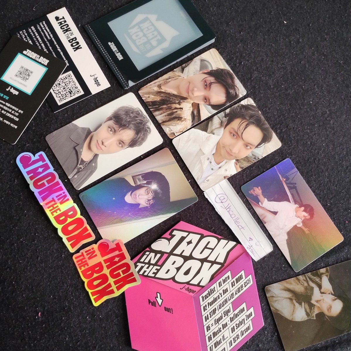 jhcollect's tweet photo. VENDA/VENDO

💜 Jack in the box completo 
✨ R$130,00 com frete incluso 
✨ sem avarias 
✨ mando vídeos pelo wpp 
💜 feedbacks positivos no fixado. 

📍jhope BTS hoseok hobi j-hope jitb pob early bird kpop drop card album https://t.co/saB53GJmWR