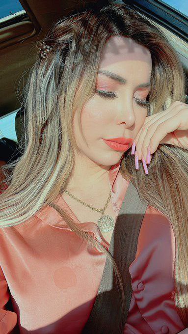 HermosaCelina's tweet photo. Another stressful Monday https://t.co/w0BBBwZner