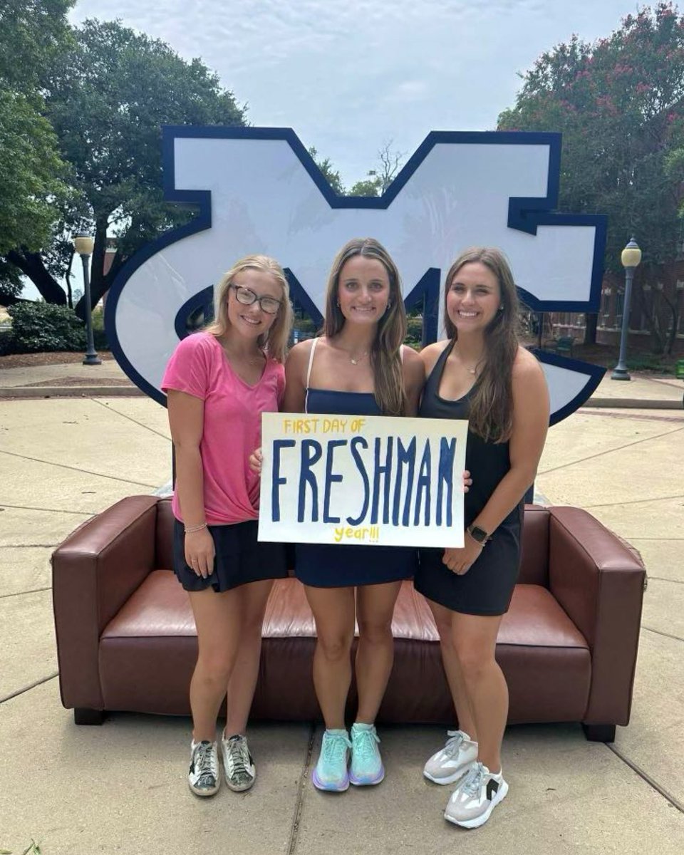 Happy first day of classes! Ready for a great year! 📚✏️🎓