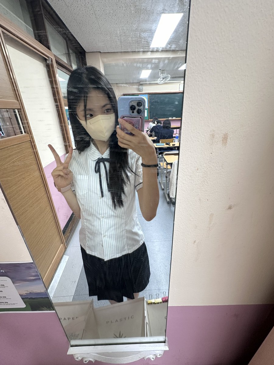 official_gyubin's tweet photo. 개학이당🏫 https://t.co/FUw94u0KZx