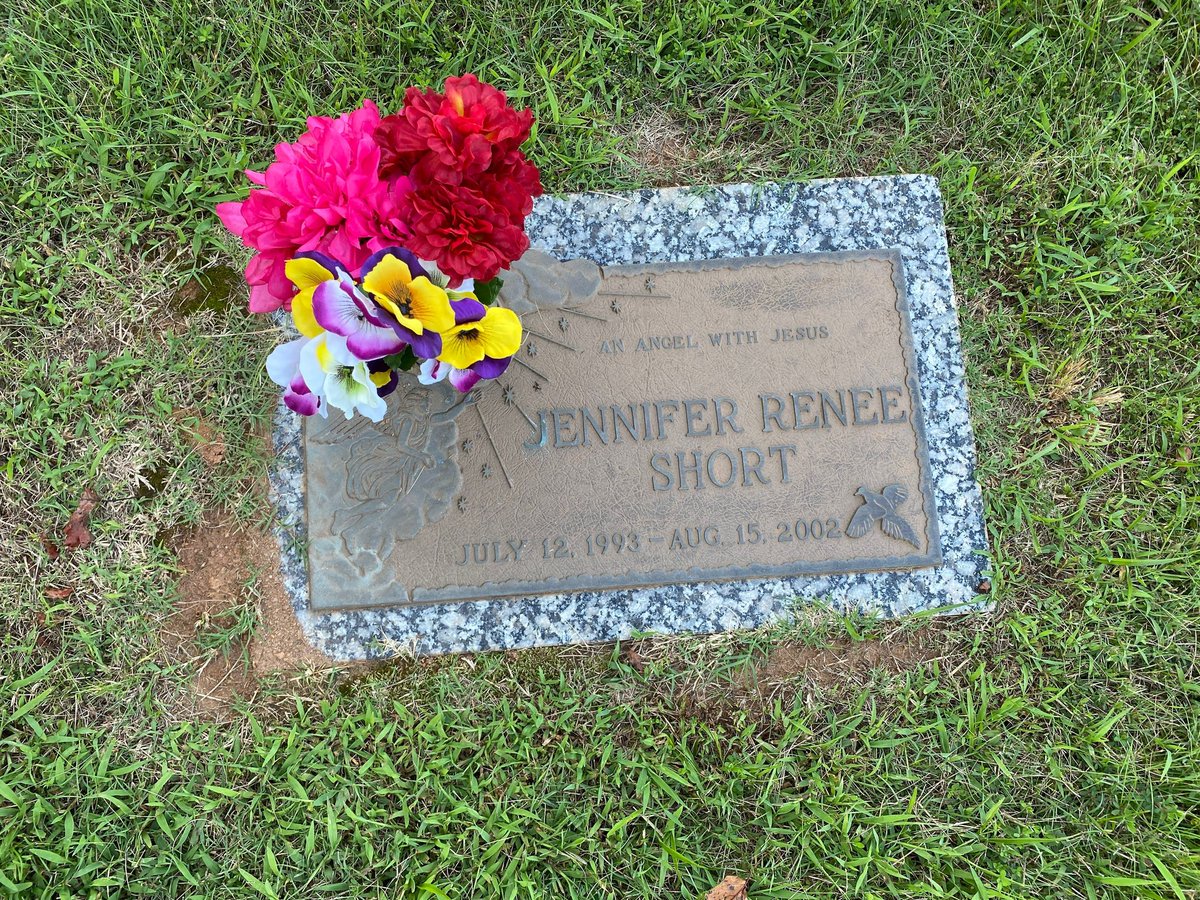 thelastshow's tweet photo. WHO KILLED JENNIFER SHORT?
Aug 15 2002, rural Oak Level, Va, someone shot and killed Michael and Mary Short, execution-style.
Daughter Jennifer Short, 9, kidnapped. Six weeks later, her remains found in North Carolina.
#JenniferShort #unsolved #murder
https://t.co/1nbLvdtApV https://t.co/x9JeVwoajw