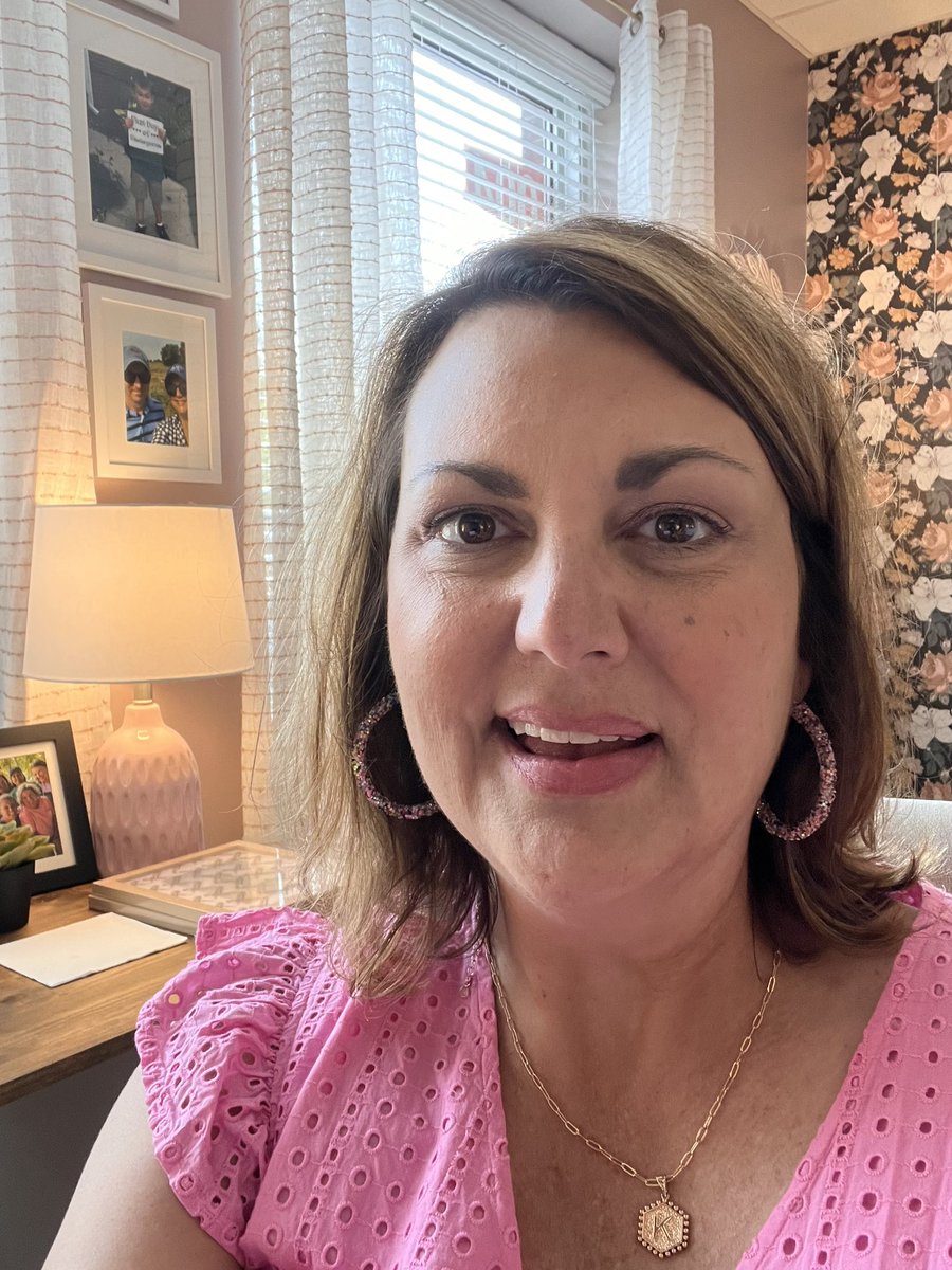 Started my 25th year in education 🍎 today! 
🍎 6th school
🍎 4th District
🍎 3rd year as an AP 
It was a great day and start to an even better year!