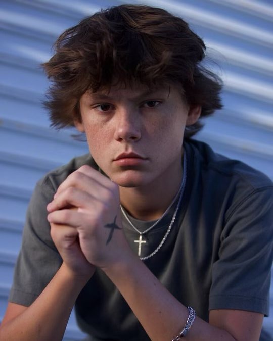 MaddoxBatson's tweet photo. Me patiently waiting for ❌’s to drop… 
#maddoxbatson #xsonourhands #newmusic #countrymusic #viral https://t.co/G5HC2kYz71