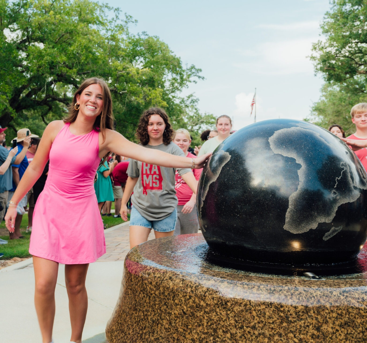 univofmobile's tweet photo. The University of Mobile is not just a beautiful, special and sacred place – it is a place that will change you, said UM’s new president, Dr. Charles Smith, during President’s Commissioning. To read more, visit the link! https://t.co/pMEy4iBwJe #BeKnownUM #UniversityOfMobile https://t.co/BSdhRHUB81