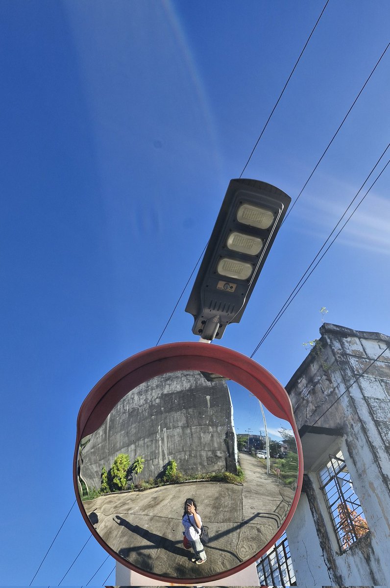 hellobubai's tweet image. Martes.