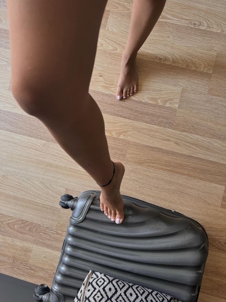 MistressNil12's tweet photo. Sacma sapan ve gereksiz dmlere cevap vermicem artik. Suanlik sadece sanal seans var guven kazanmam gerekiyor reel icin. #Finansal #finansaldestek #finansaldestek #finansalköle #ayakfetiş #ayakkölesi #financialdomination #footworship #footslave #slave #feetworshi̇p #Feet https://t.co/x3x5V4qmiD