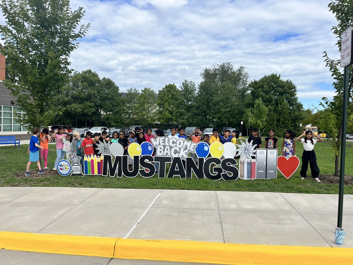 What a great first day of 3rd grade at <a href="/McNairUpperES/">McNair Upper ES</a> 📚✏️🚌