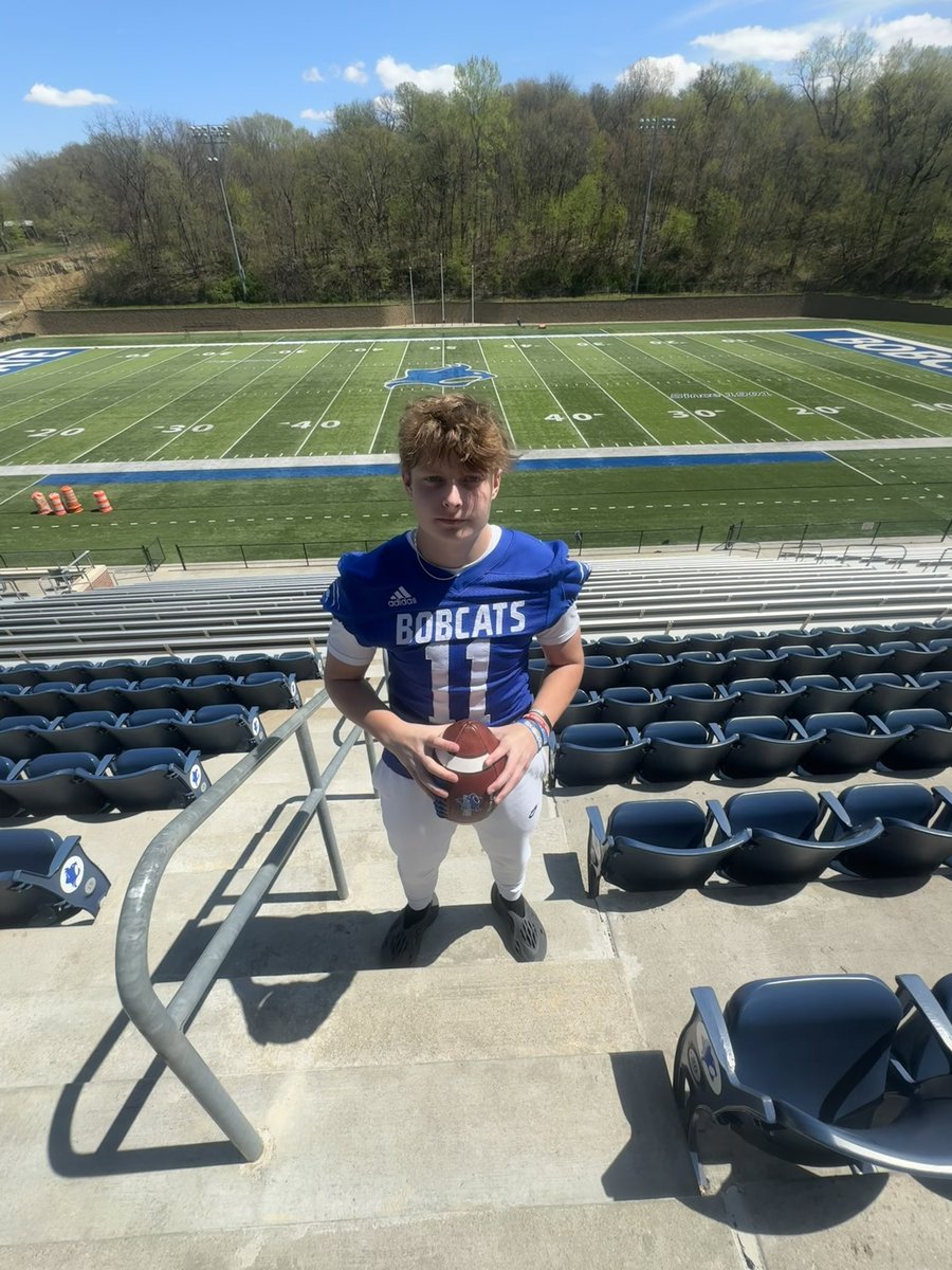 LaymanBrayden's tweet photo. After many great conversations with @CoachO_PSC, @_CoachWilk and @CoachJonasB I’m blessed to receive my 9th offer to @PSCFootball! 
@CoachHalvorsen @LouisVarley @PSC_Coach_S @CoachCy02 🔵⚪️

@recruitLSFB @lstigerfootball @theCoach_Palmer @WOWKCfootball @JPRockMO @sixstarfootball https://t.co/WhK7SEMHO9
