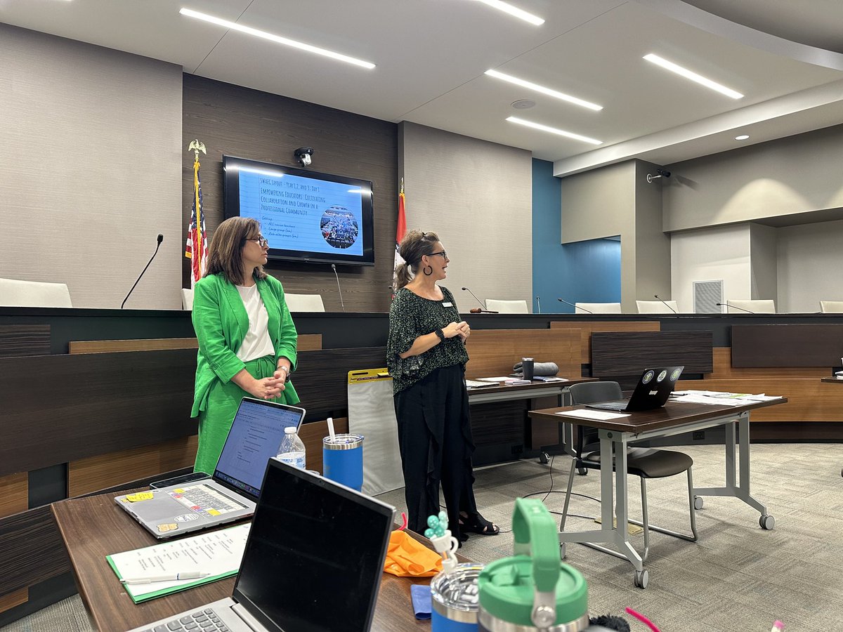 swaec_hope's tweet photo. SWAEC Mentoring Program Coordinator, Vicki Jewell, & Tammy Brewer, GFESC Mentoring Program Specialist shared with other ESC mentoring programs specialists around the state how they collaborated together for a Novice Teacher Academy in their co-op areas.
#startwithswaec https://t.co/AvVuRKesl9