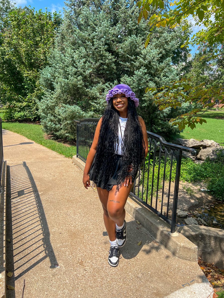 nxkylah's tweet image. #lastfirstday #almost2degreeshotter 💜