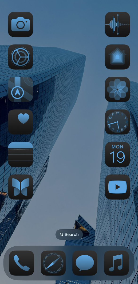 Krystal Lora tweet media