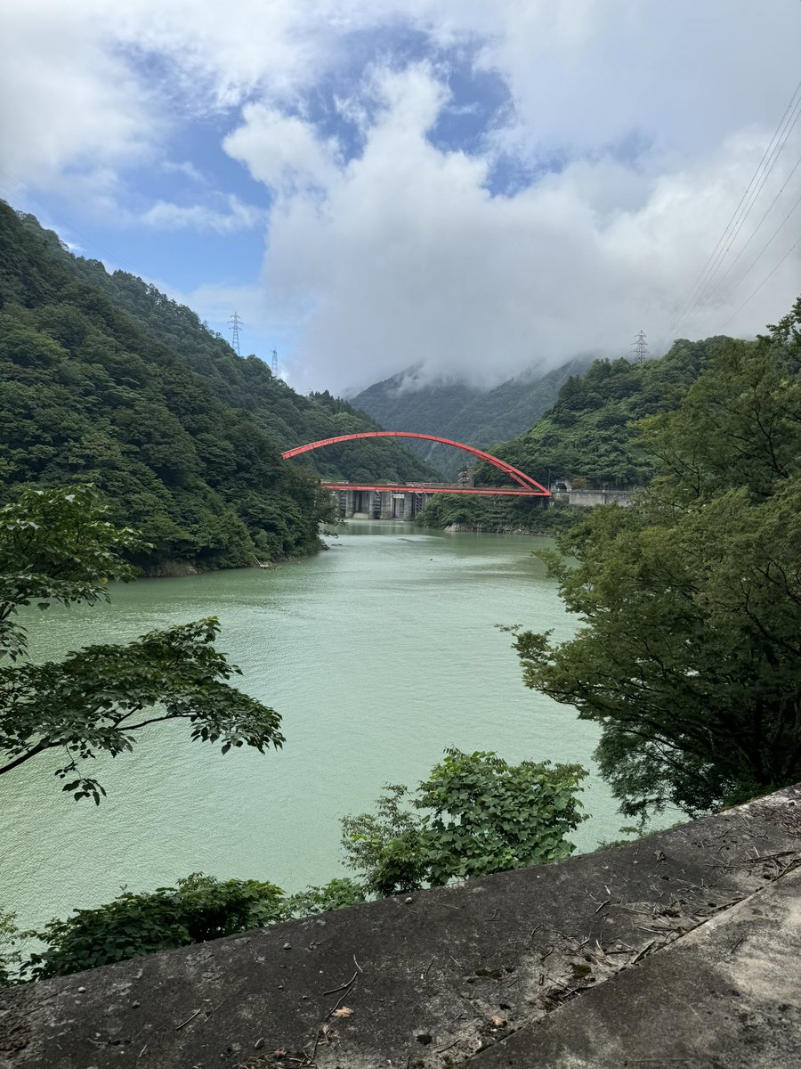 Enjoy_a_trip's tweet photo. 黒部渓谷トロッコ電車乗って来たょ♪
景色サイコーだった✨✨
#タビジョ #旅好き #旅行好き #黒部渓谷トロッコ電車 #富山 https://t.co/eZbqCEjJrl