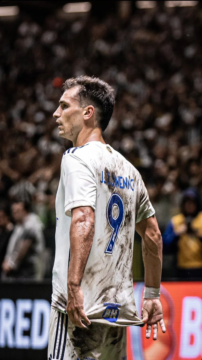 bbruviana's tweet photo. devolvam, devolvam a 9 para esse homem https://t.co/3X8Wi4xiBA