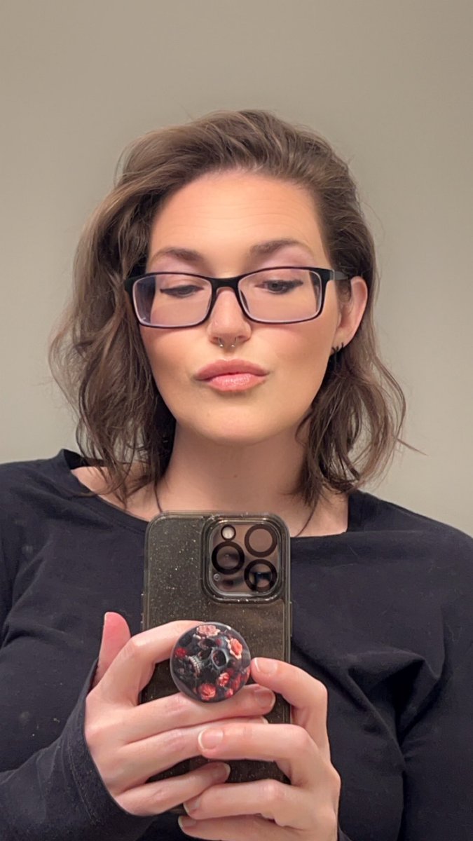 wtf_choc's tweet photo. There’s an excessive amount of eye reflection in the camera cover. I had to see it, now you do too. https://t.co/tnND7tmoIP