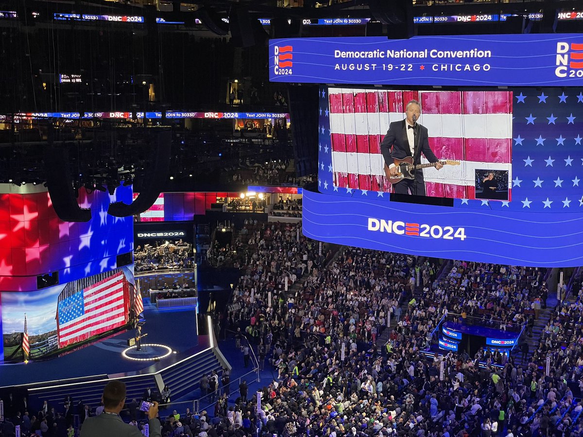 The_CoryV's tweet photo. Sorry but I'll take Jason Isbell over Kid Rock any day. #DNC https://t.co/mSDruAlH8v