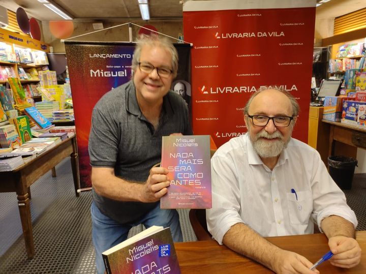 JTabw's tweet photo. Professor Nicolelis @MiguelNicolelis autografou para mim o exemplar de "Nada mais será como antes"
#Livro
#Book
#Lançamento
#Brainet
#SãoPaulo #Sampa #SP #NucleoDeInclusãoEReflexão #CampoBelo #NIR #Brasil #Br https://t.co/kb0XWFPwZ9