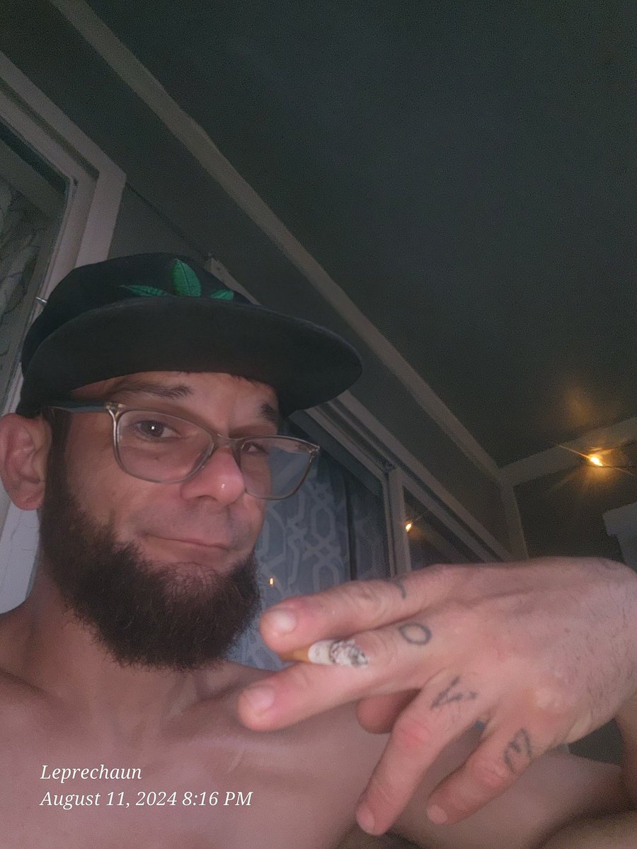 stonerchaun's tweet photo. @heatherp1easure hey bootiful https://t.co/8xM8jleqW7