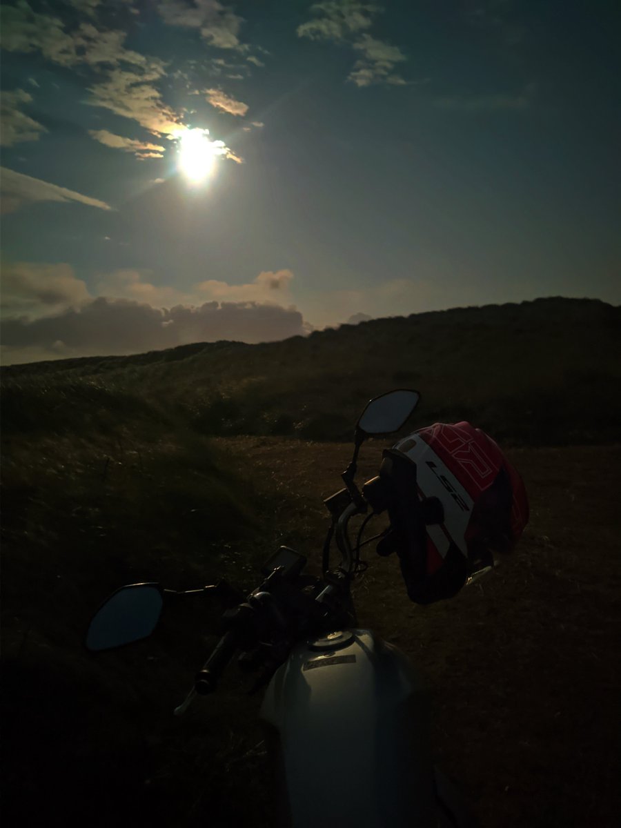 FattyBepis's tweet photo. #nightphoto #oneplus8T #gcam https://t.co/evvSzB5d0V